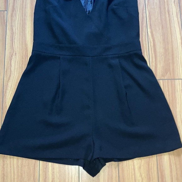 TopShop Black Jump suit Tuxedo Romper Tie Neck V-Neck Style Size 8 - Picture 3 of 12